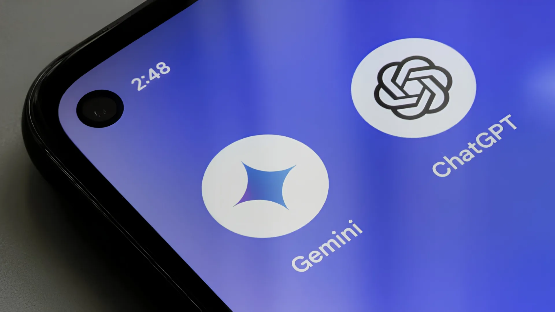 Mengenal Karakter Dasar ChatGPT vs. Gemini